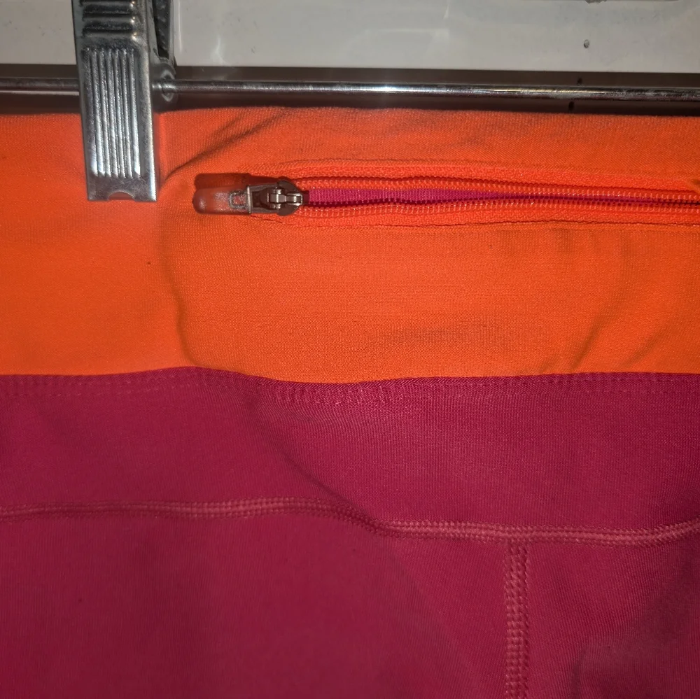 Nike Women's Cropped Dri-Fit Leggings Pink & Orange W/ Zip Pocket & Drawstring - Picture 12 of 16